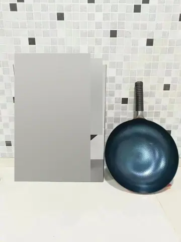 Hand-Hammered Iron Wok (Fish-Scale Finish)