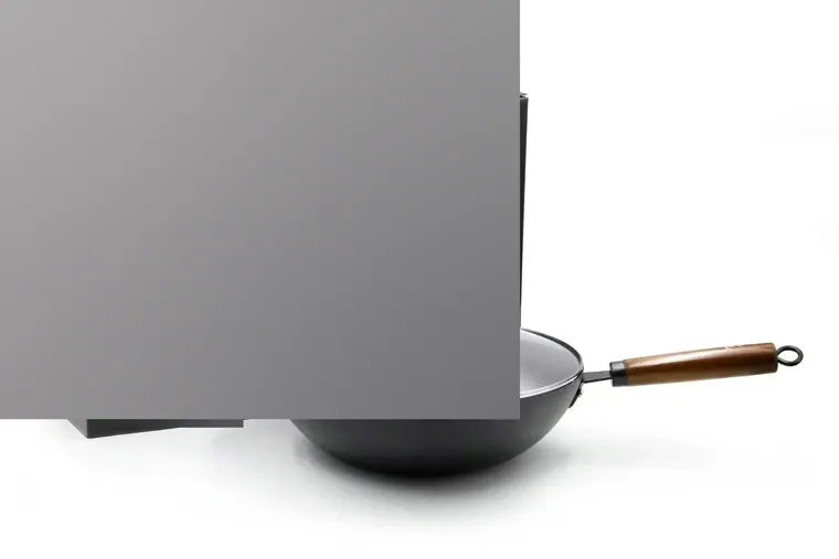 Iron Wok with Glass Lid – photo 1
