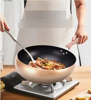 Non-Stick Wok (Black Inside, Gold Outside)