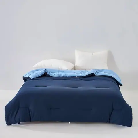 Temperature-Regulating Summer Quilt