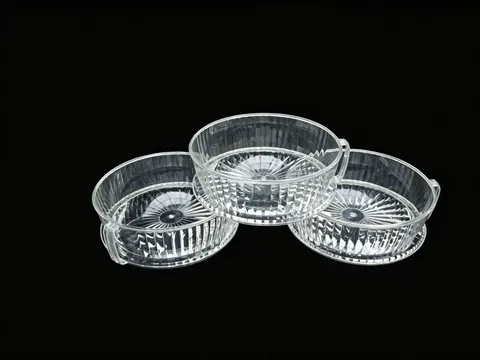 Round Fruit Plate with Handle